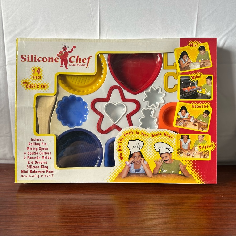 KIDS 14 PC Bakeware by SILICONE CHEF Gift NEW Mini Chef Set Baker Boy Girl